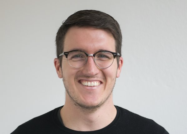 Dieses Bild hat ein leeres Alt-Attribut. Der Dateiname ist Alexander-Pezzei.png